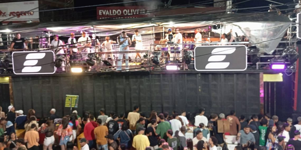Escandurras entra com atraso no Coité Folia 2025 e promete dobrar o percurso para compensar
