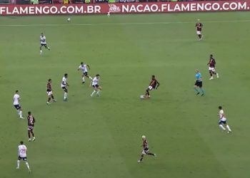 Brasileirão: Bahia perde para o Flamengo e amplia jejum de Ceni