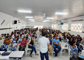 Estudantes alertam sobre o uso consciente das redes sociais em projeto de encerramento do primeiro semestre letivo