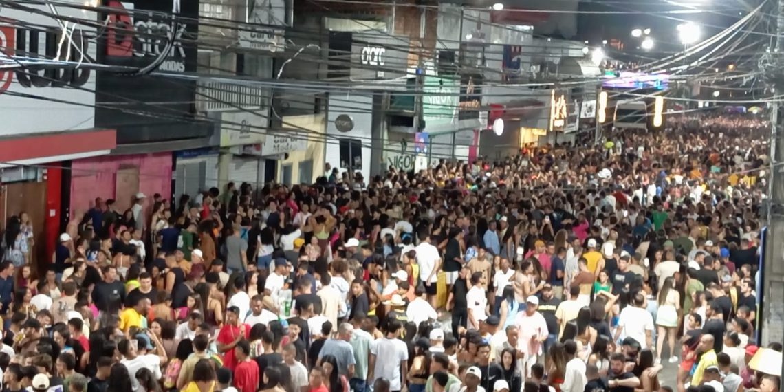 Coité Folia – Última atração da festa, Nattan arrasta multidão no circuito Jozão