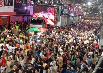 Coité Folia 2025 – Psirico, comandado por Márcio Victor, agita multidão e consolida hegemonia na festa