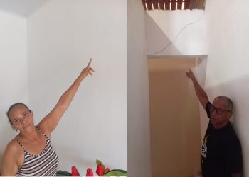 Rachaduras misteriosas em casas assustam moradores do povoado Tanquinho, em Valente
