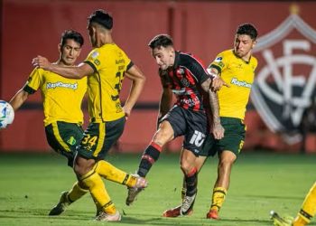 Vitória e Defensa y Justicia ficam no empate e se complicam na Sul-Americana