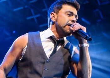 Zezé Di Camargo desafina em show e faz proibição à imprensa