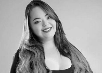 Cantora de banda de forró é encontrada morta dentro de casa