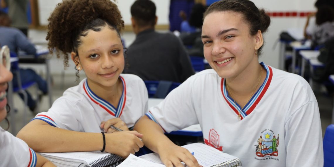 Pagamento da bolsa-auxílio do Programa Mais Estudo será por conta poupança social, a partir desta terça (17)