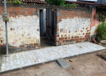 Projeto de estudantes do CETEP Sisal transforma resíduos em calçadas ecológicas e gratuitas