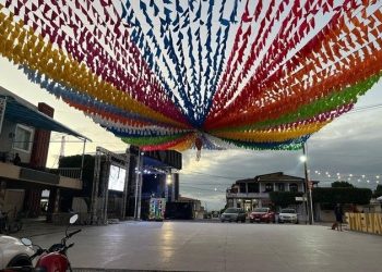 Tudo pronto para abertura do Arraiá do Boi Valente