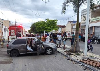 Homem morre após carro capotar no centro de Salgadália