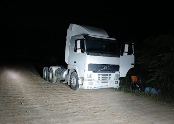Caminhoneiro é vítima de sequestro e tem carga de cerveja roubada na BR-116