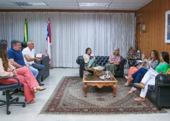 Ivana Bastos dá início ao projeto de implantação de um posto do SAC na ALBA