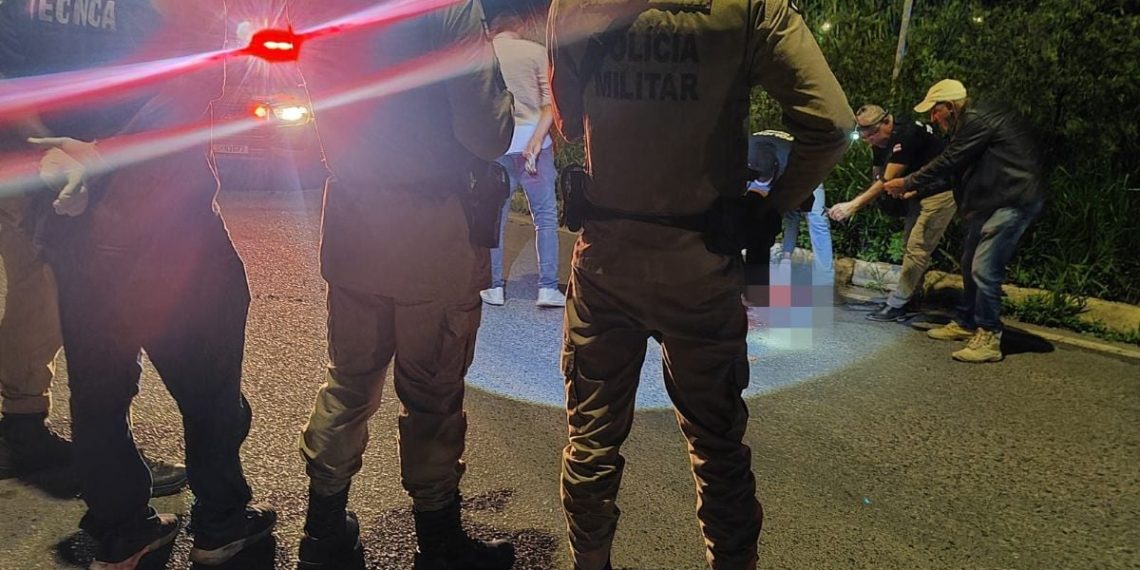 Feira: alvo da operação El Patron é executado com cerca de 16 tiros após sair do presídio; veículo foi interceptado