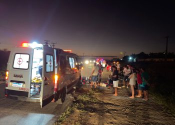 Casal fica ferido após pneu de moto estourar na BA 120