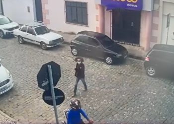 Empresário perde R$ 120 mil em assalto após saque em cooperativa de crédito no centro de Coité