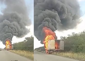 Caminhão baú é consumido pelo fogo às margens da BA 409