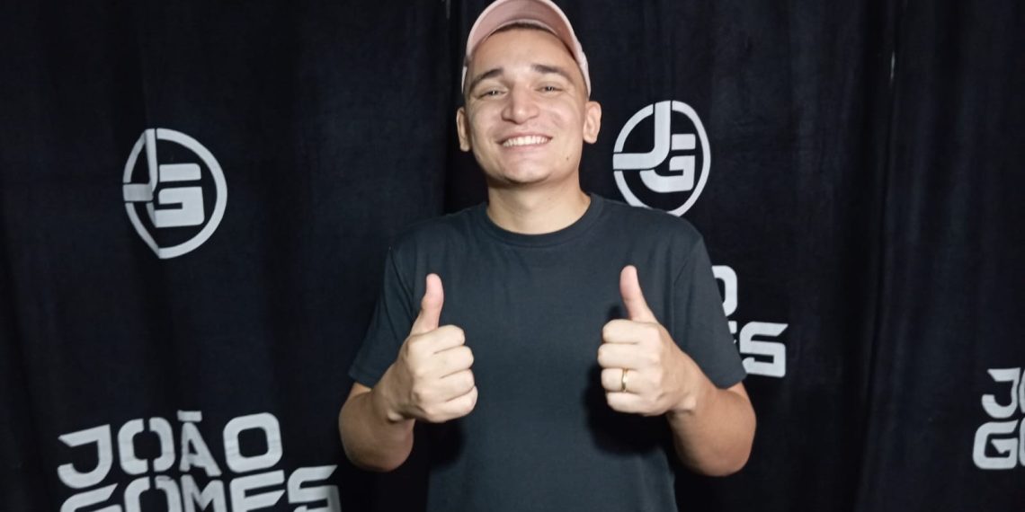 João Gomes revela não consumir mais bebidas alcoólicas após descobrir problema no fígado