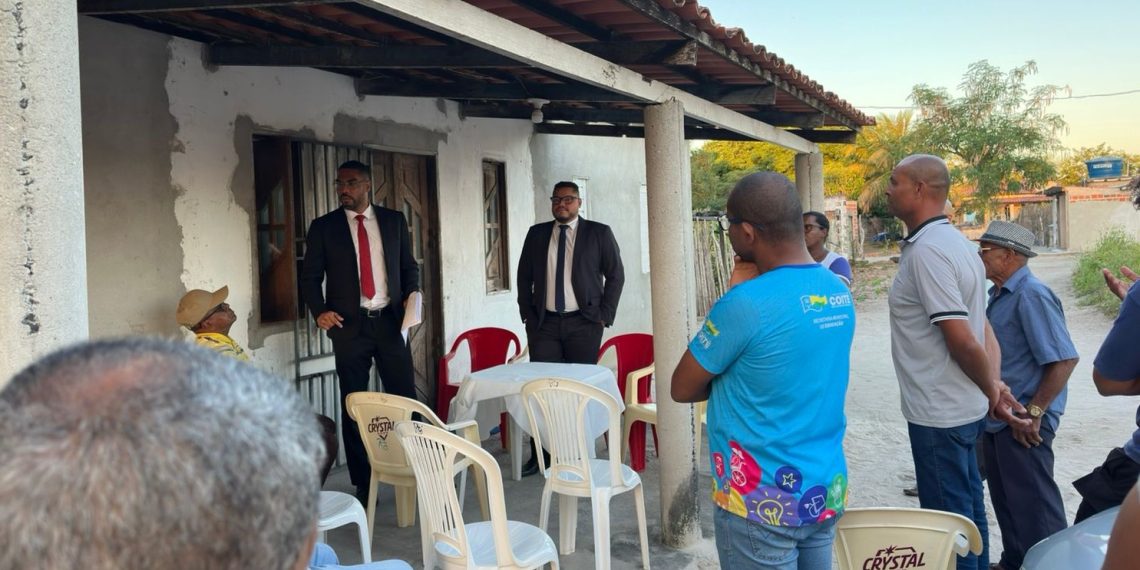 Coité: Promotor de Justiça e Defensor Público visitam comunidade rural após denúncias de mau cheiro provocado por criatório bovino