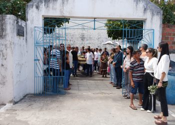 Valente se despede de Rui Pascoal com grande cortejo; vaqueiro sofreu suposto infarto ao saber da morte do oftalmologista