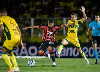 Com gols no início, Mirassol e Vitória empatam pelo Brasileirão