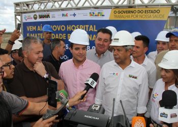 “Maior obra da história da região do sisal”, disse Alex da Piatã após Jerônimo Rodrigues assinar a ordem de serviço para construção do Hospital Regional em Serrinha