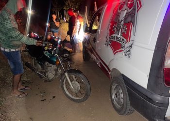 Jovem fica em estado grave após se envolver em acidente de moto em estrada vicinal