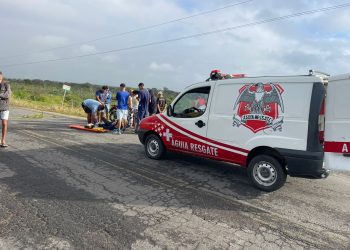 Motociclista sofre amputação de dedo e fraturas em acidente na BA-120, em Santa Rosa
