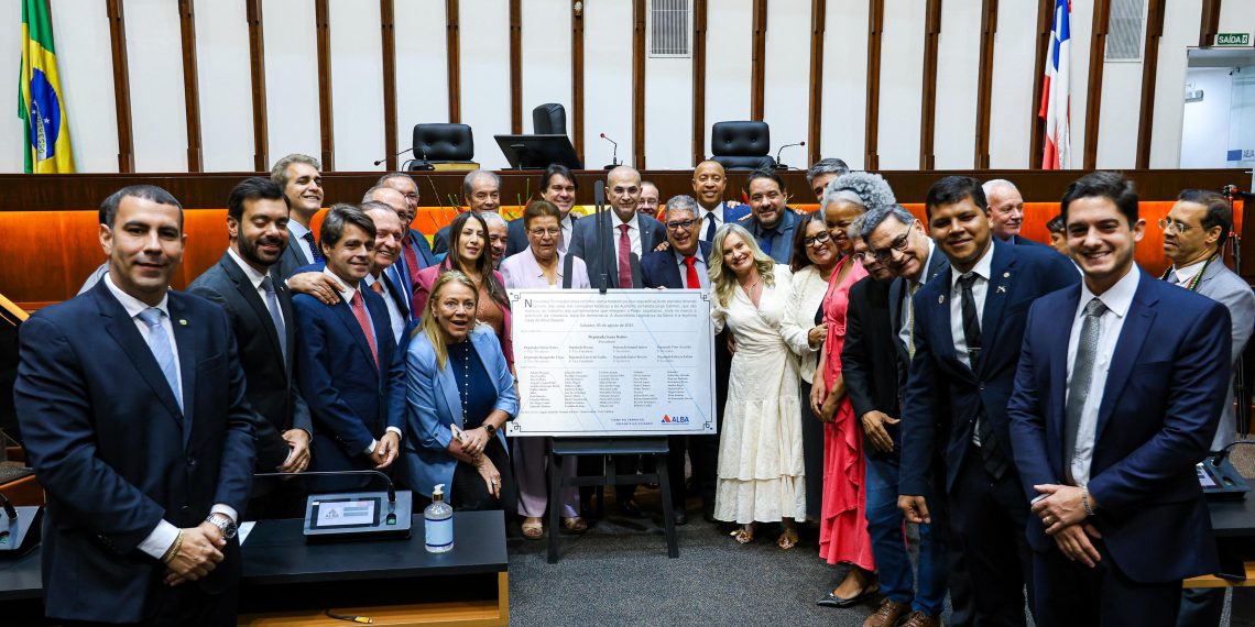 Presidente reabriu os trabalhos na ALBA mostrando realizações