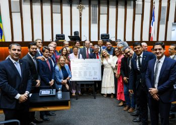 Presidente reabriu os trabalhos na ALBA mostrando realizações