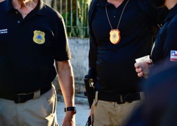 Homem é encontrado morto nos fundos de posto de saúde após discutir com padrasto