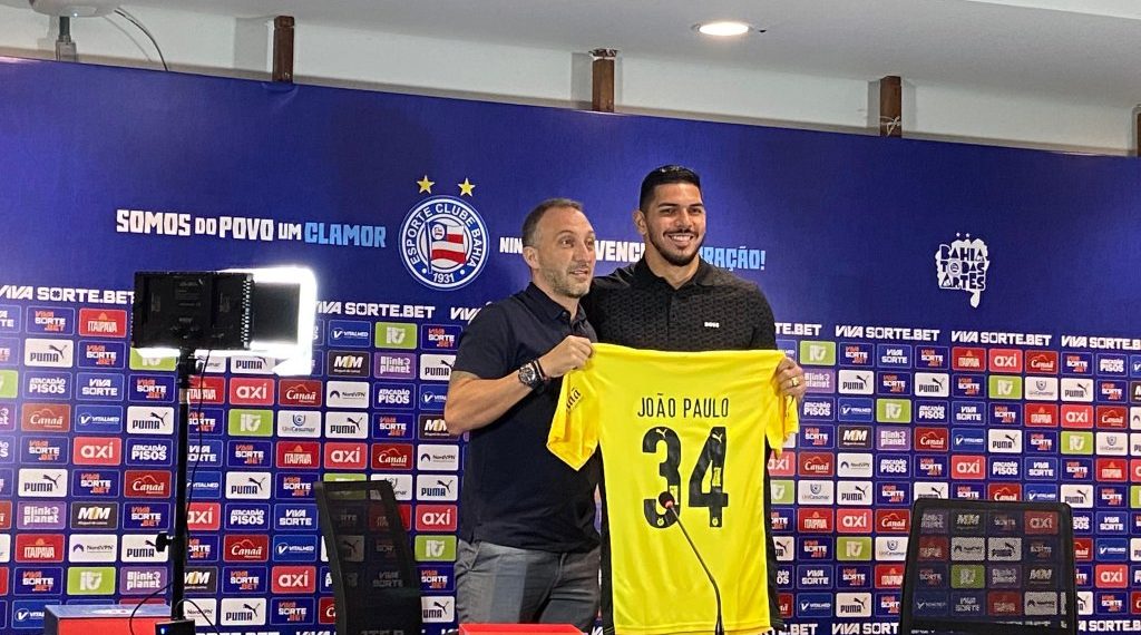 Novo goleiro do Bahia, João Paulo se coloca à disposição para estrear contra o Fluminense