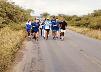 Atleta percorre 2.060 km de São Paulo a Nova Soure – BA e é recebido com festa pela população
