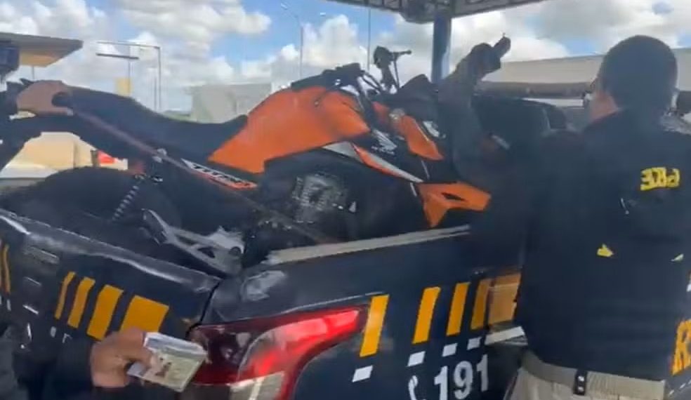Passageiro é preso após transportar moto furtada dentro de ônibus intermunicipal que saiu de SP para Euclides da Cunha
