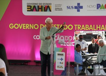 Extrapolou no tempo do discurso, Nelsinho cortou o microfone. Essa e outras no ‘poucas e boas’ da visita de Jerônimo a Serrinha e Ichu