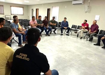 Bacia do Jacuípe – Animais soltos em vias públicas são tema de reunião intermunicipal em Capela do Alto Alegre