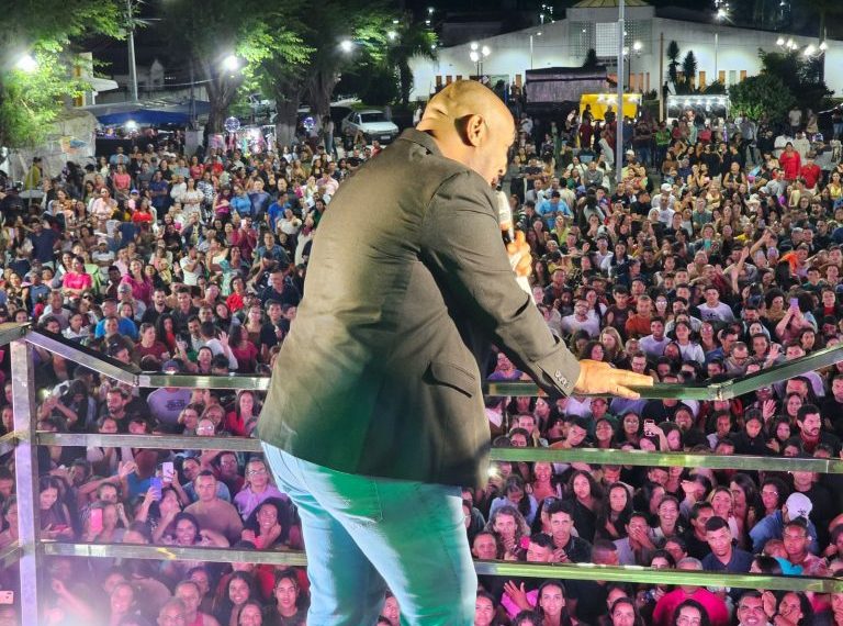 Quijingue celebra o Dia do Evangélico com grande evento de fé e adoração