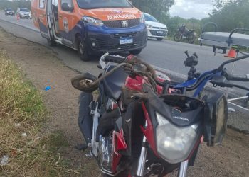 Mais um motociclista é socorrido em estado grave após sofrer acidente na BR 324