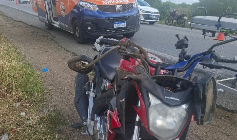 Mais um motociclista é socorrido em estado grave após sofrer acidente na BR 324