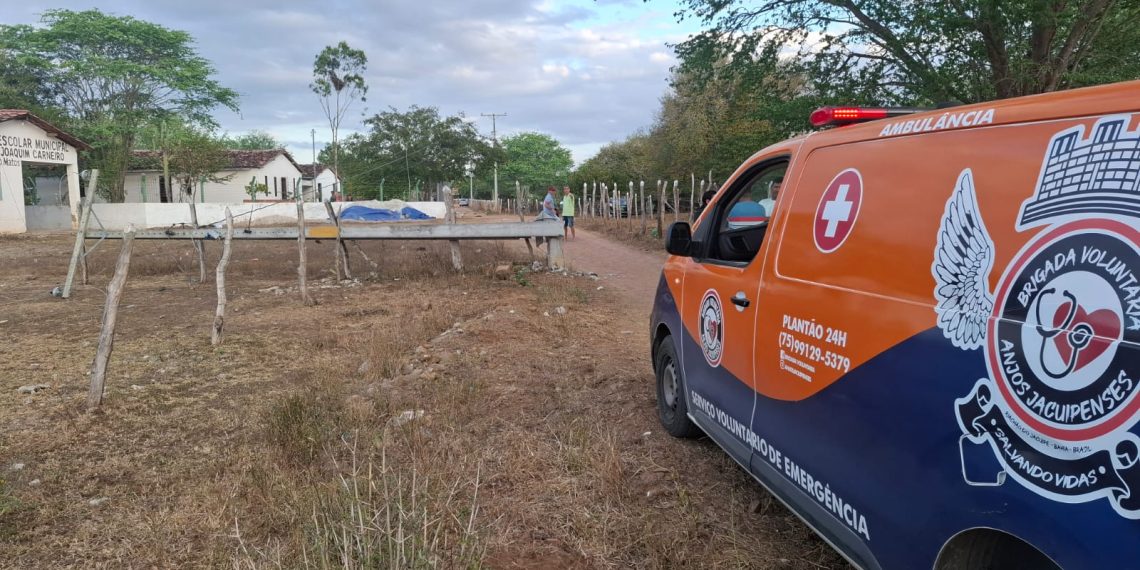 Homem morre eletrocutado ao tentar sinalizar área de risco após carro danificar poste