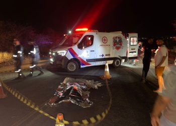 Motociclista morre em colisão frontal com carro de passeio na BA 120