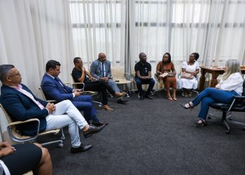 Ivana Bastos recebe Coletivo Negro e garante apoio a evento sobre Justiça Climática e Racismo Ambiental