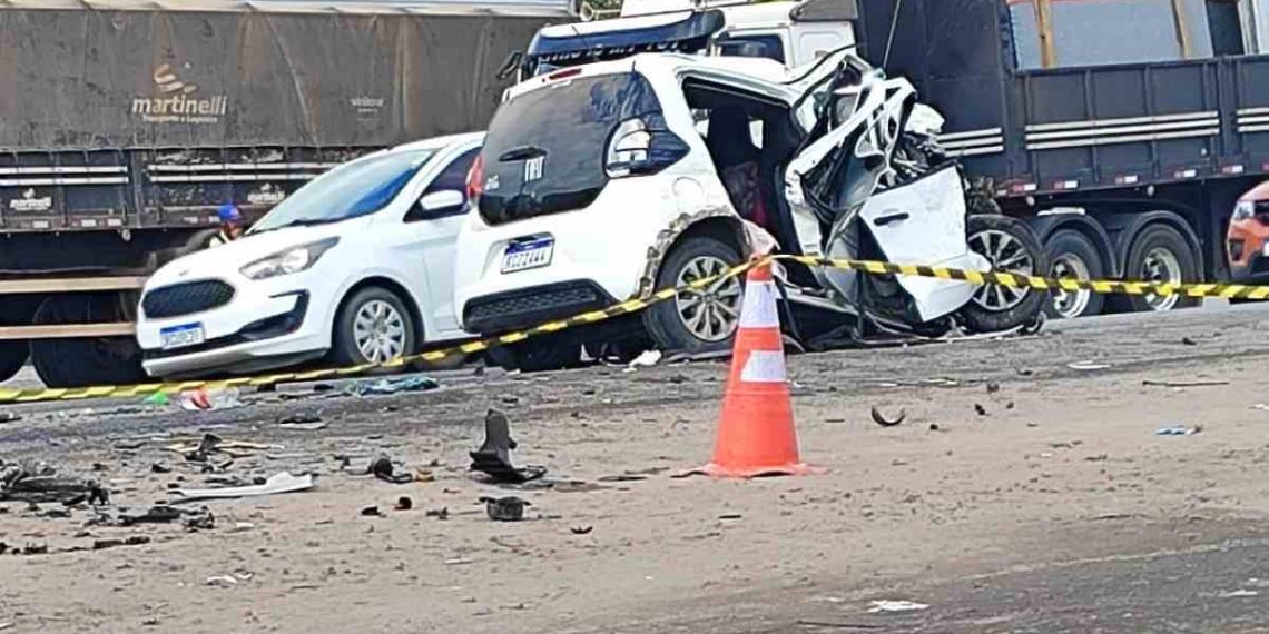 Acidente na BR-101 deixa uma mulher morta e três feridos