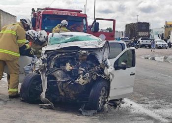 Acidente na BR-101 deixa uma mulher morta e três feridos