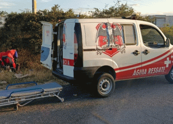 Águia Resgate presta socorro a duas vítimas de acidentes na BA 411: uma por queda de moto e outra de cavalo