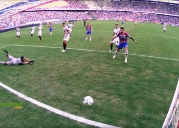 Em duelo de desesperados, Fortaleza leva a melhor ao vencer o Vitória por 2 a 0