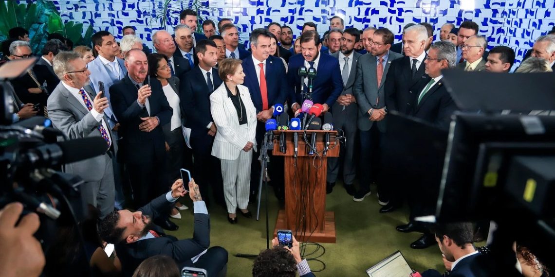 União Brasil e PP anunciam entrega dos cargos do governo Lula