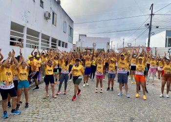 Clínica Humana’mente realiza a 2ª edição do “Correndo pela Vida” nas ruas de Coité para celebrar o Setembro Amarelo