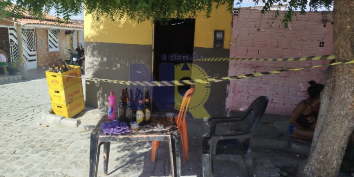 Homem é morto a tiros dentro de bar em Queimadas; vítima tinha passagens pela polícia