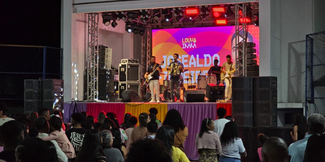 Irará é tomada por muita fé e louvor durante grande evento evangélico