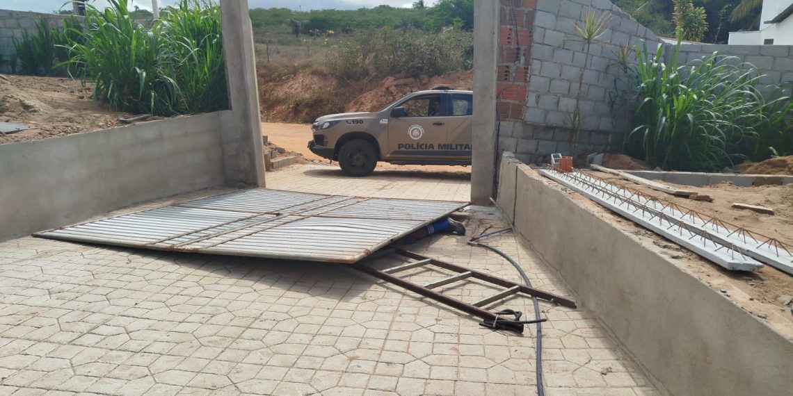 Idoso morre após portão de ferro cair sobre ele em chácara na zona rural de Conceição do Coité