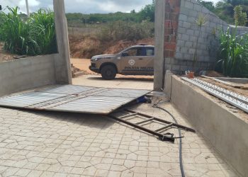 Idoso morre após portão de ferro cair sobre ele em chácara na zona rural de Conceição do Coité
